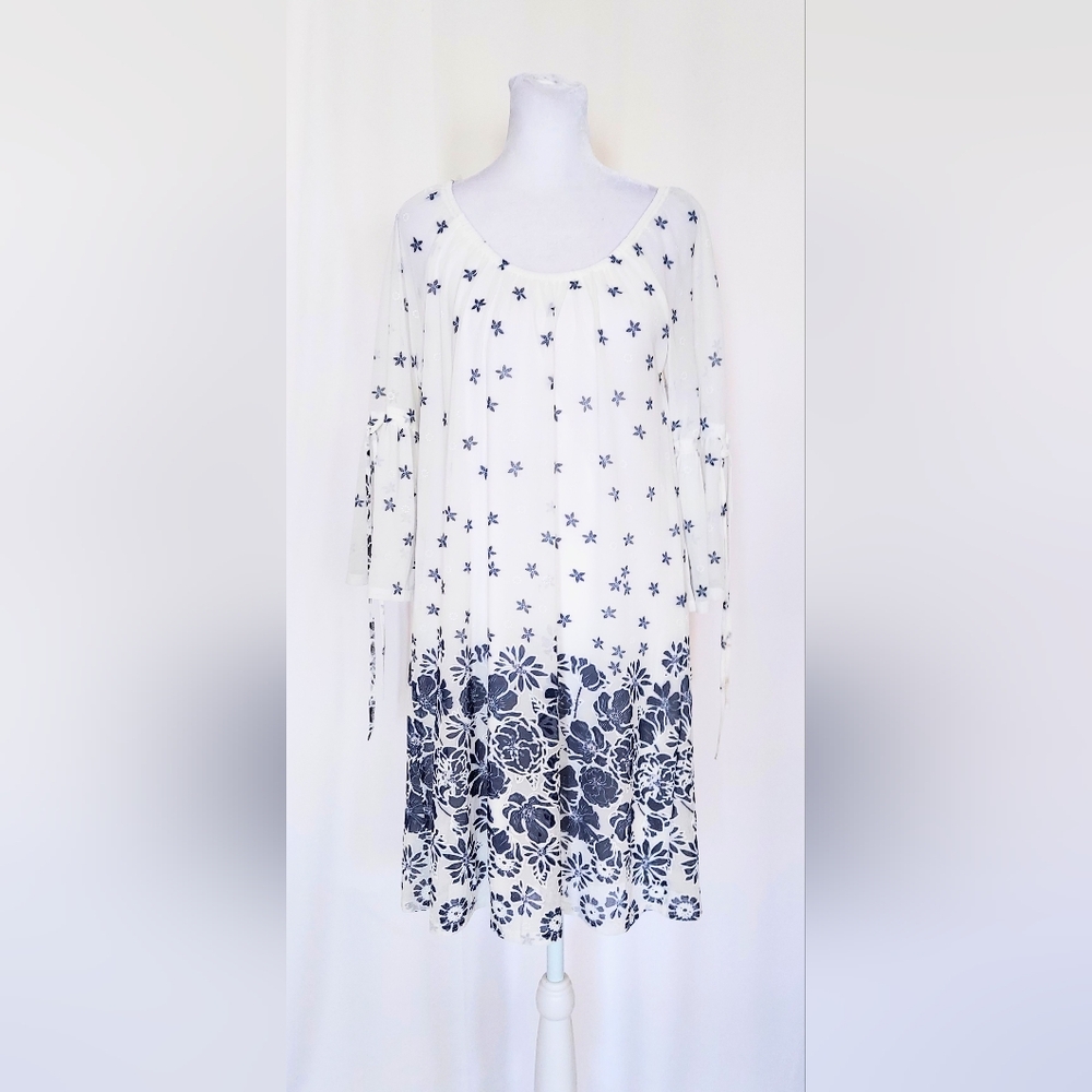 Siren Lily Petites Long Sleeve Flare Sheath Sleeve Dress White Blue Floral Sz PS